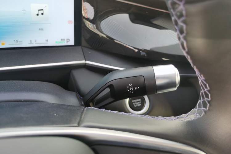 Used Geely Auto Preface 2024 Zhiqing 1.5TD Galaxy Edition Gear Lever