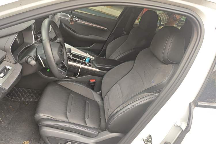 Used Geely Auto Preface 2024 2.0TD Qingyun Edition Left Front Seat