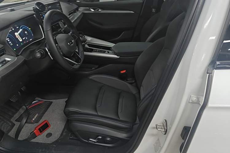Used Geely Auto Preface 2024 2.0TD Qingyun Edition Left Front Seat