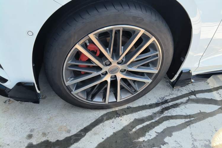 Used Geely Auto Preface 2024 2.0TD Qingyun Edition Left Front Wheel Hub