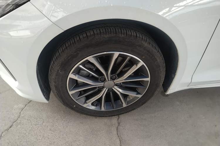 Used Geely Auto Preface 2024 Zhiqing 1.5TD Xingyun Edition Left Front Wheel Hub