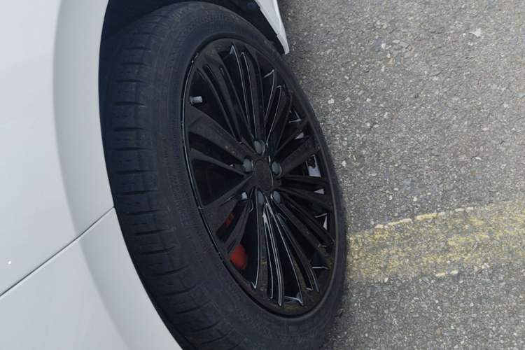 Used Geely Auto Preface 2024 Zhiqing 1.5TD Galaxy Edition Left Front Wheel Hub