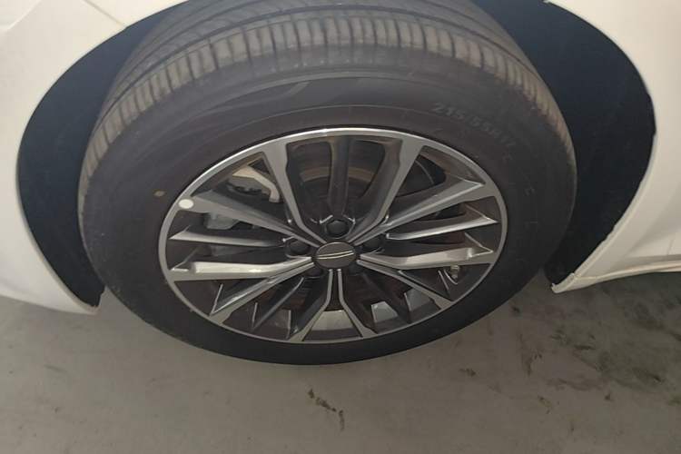 Used Geely Auto Preface 2024 Zhiqing 1.5TD Xingyun Edition Left Front Wheel Hub