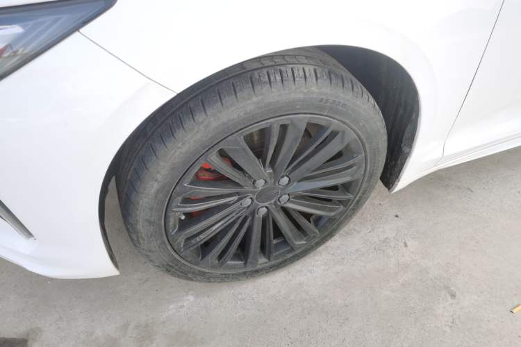Used Geely Auto Preface 2024 Zhiqing 1.5TD Galaxy Edition Left Front Wheel Hub