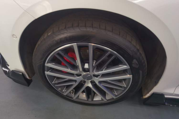 Used Geely Auto Preface 2024 2.0TD Qingyun Edition Left Front Wheel Hub