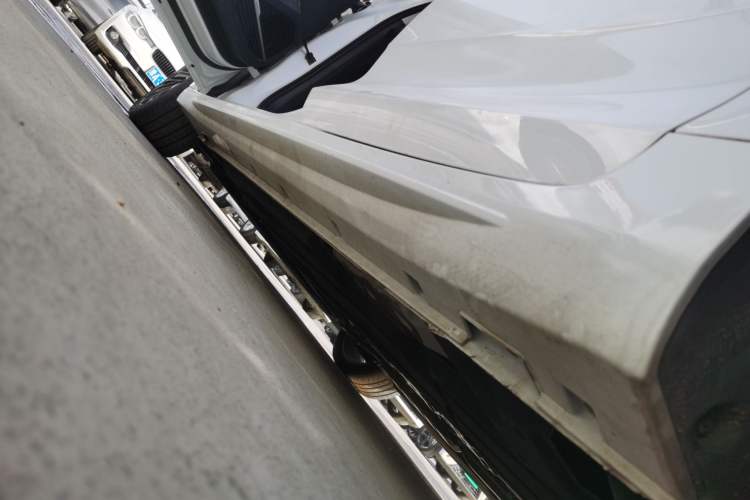 Used Geely Auto Preface 2024 Zhiqing 1.5TD Galaxy Edition Left Side Sill