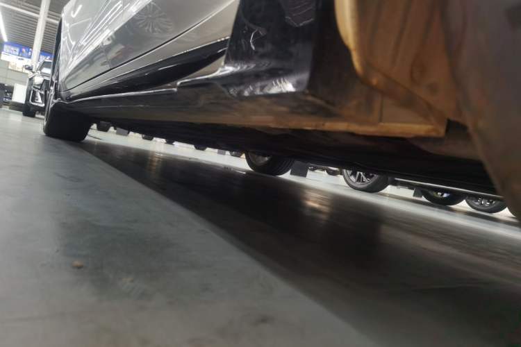 Used Geely Auto Preface 2024 2.0TD Qingyun Edition Left Side Sill
