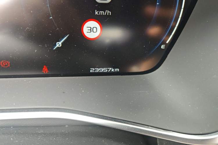 Used Geely Auto Preface 2024 2.0TD Qingyun Edition Odometer Close Up
