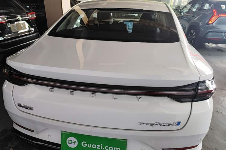 Used Geely Auto Preface 2024 Zhiqing 1.5TD Xingyun Edition Rear