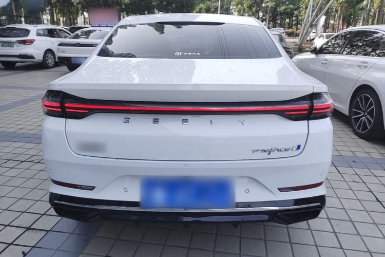 Used Geely Auto Preface 2024 Zhiqing 1.5TD Galaxy Edition Rear