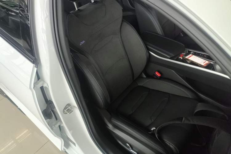Used Geely Auto Preface 2024 2.0TD Qingyun Edition Right Front Seat