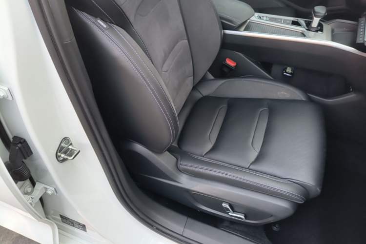 Used Geely Auto Preface 2024 2.0TD Qingyun Edition Right Front Seat