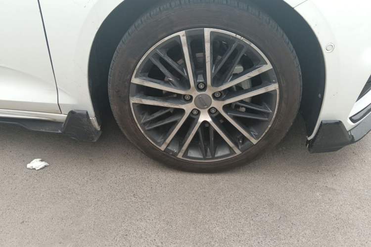 Used Geely Auto Preface 2024 2.0TD Qingyun Edition Right Front Wheel Hub