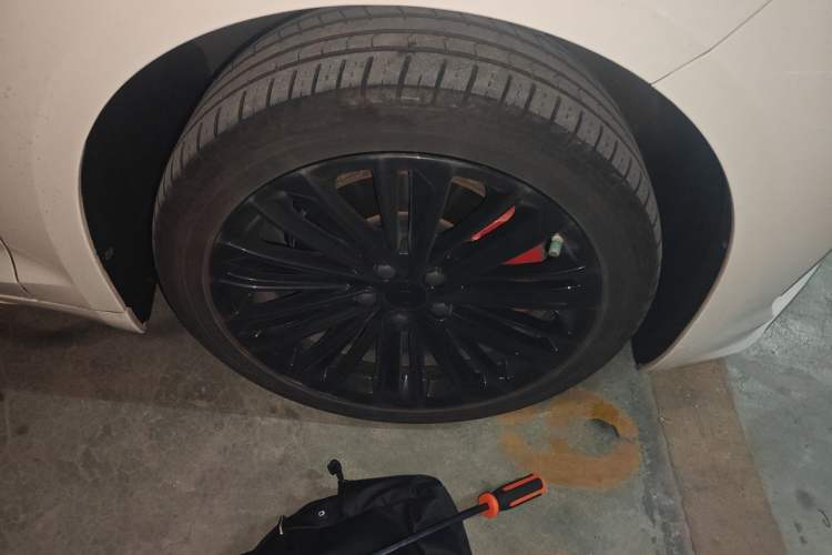 Used Geely Auto Preface 2024 Zhiqing 1.5TD Galaxy Edition Right Front Wheel Hub