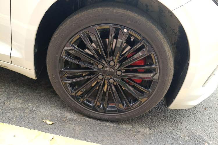 Used Geely Auto Preface 2024 Zhiqing 1.5TD Tiangong Edition Right Front Wheel Hub