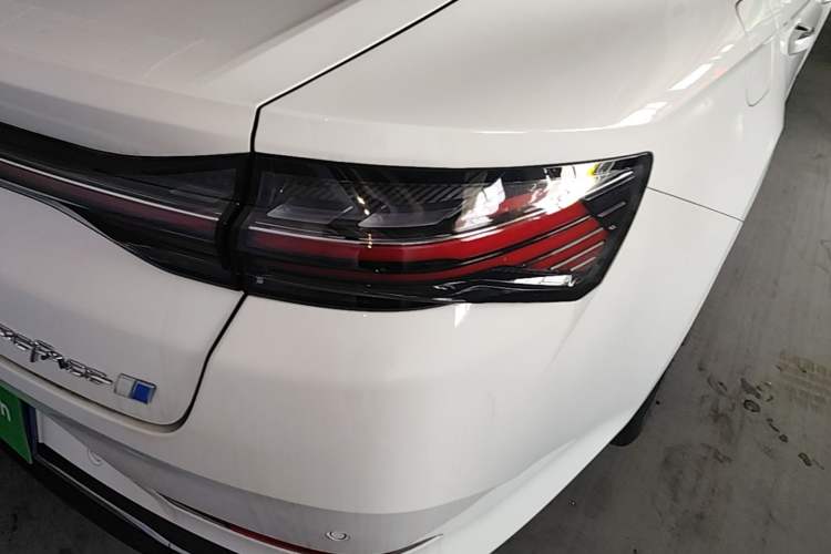 Used Geely Auto Preface 2024 Zhiqing 1.5TD Xingyun Edition Right Rear Taillight