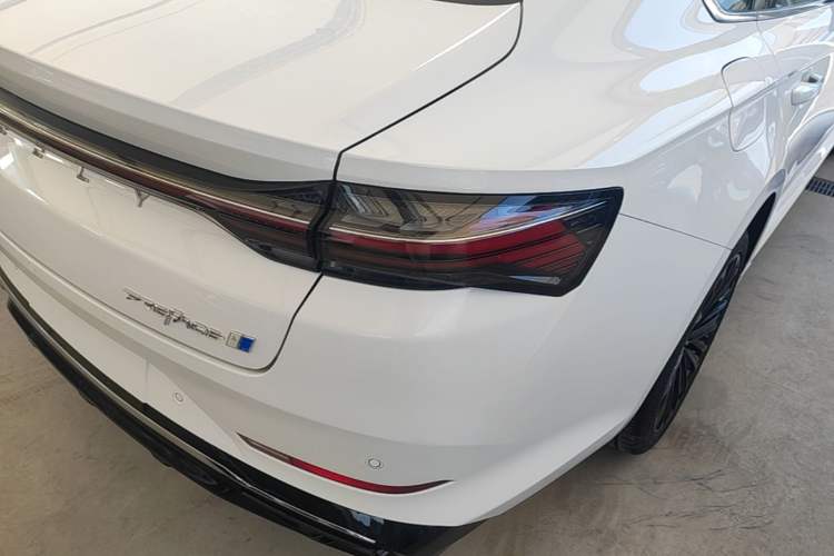 Used Geely Auto Preface 2024 Zhiqing 1.5TD Galaxy Edition Right Rear Taillight