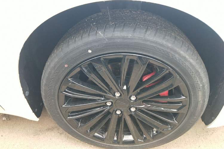 Used Geely Auto Preface 2024 Zhiqing 1.5TD Galaxy Edition Right Rear Wheel Hub