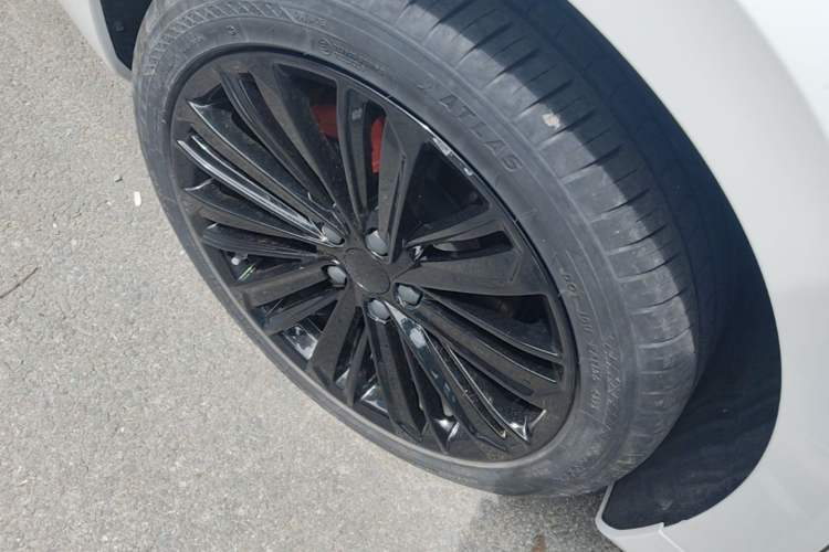 Used Geely Auto Preface 2024 Zhiqing 1.5TD Galaxy Edition Right Rear Wheel Hub