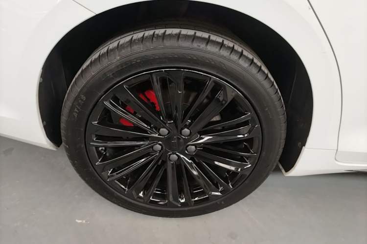 Used Geely Auto Preface 2024 Zhiqing 1.5TD Tiangong Edition Right Rear Wheel Hub