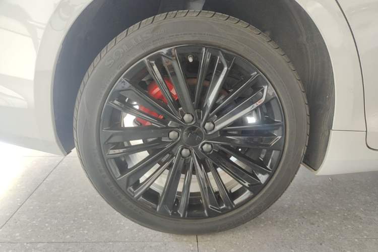 Used Geely Auto Preface 2024 Zhiqing 1.5TD Galaxy Edition Right Rear Wheel Hub