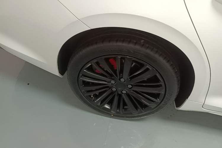 Used Geely Auto Preface 2024 Zhiqing 1.5TD Galaxy Edition Right Rear Wheel Hub