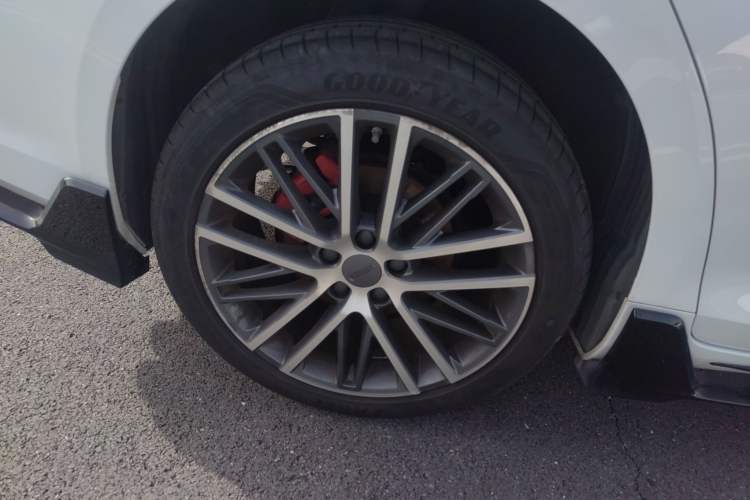 Used Geely Auto Preface 2024 2.0TD Qingyun Edition Right Rear Wheel Hub