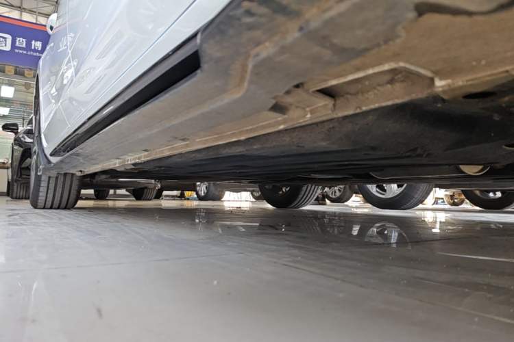 Used Geely Auto Preface 2024 2.0TD Qingyun Edition Right Side Sill