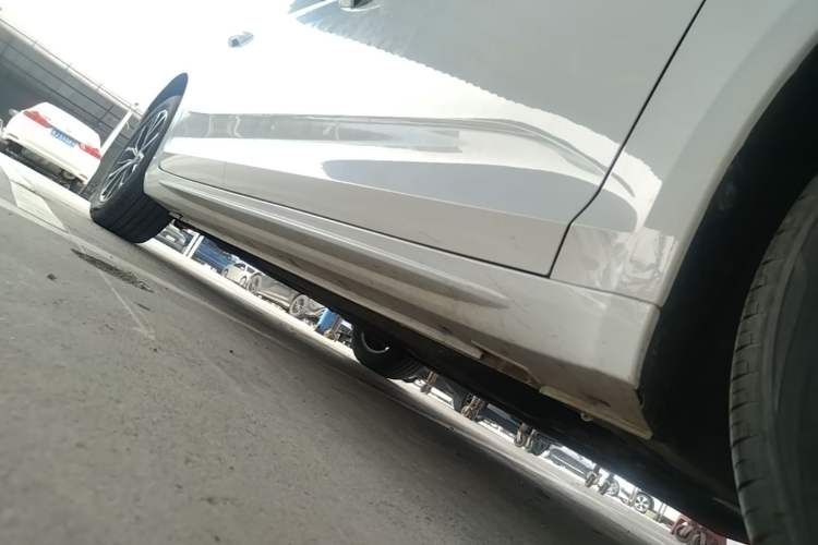 Used Geely Auto Preface 2024 Zhiqing 1.5TD Xingyun Edition Right Side Sill