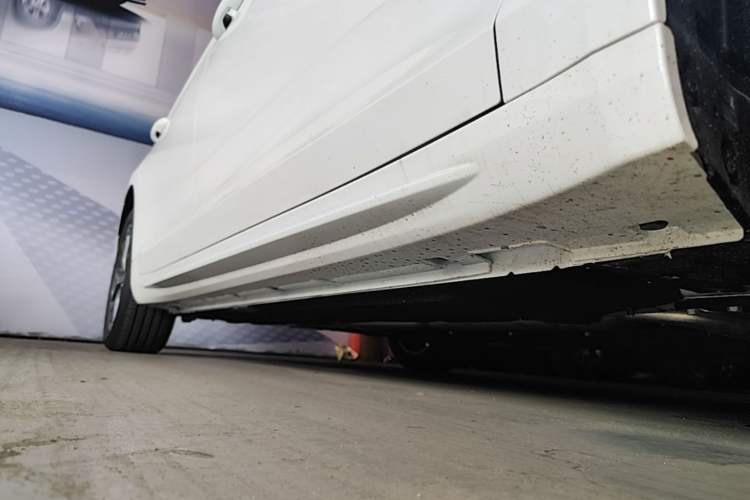 Used Geely Auto Preface 2024 Zhiqing 1.5TD Xingyun Edition Right Side Sill