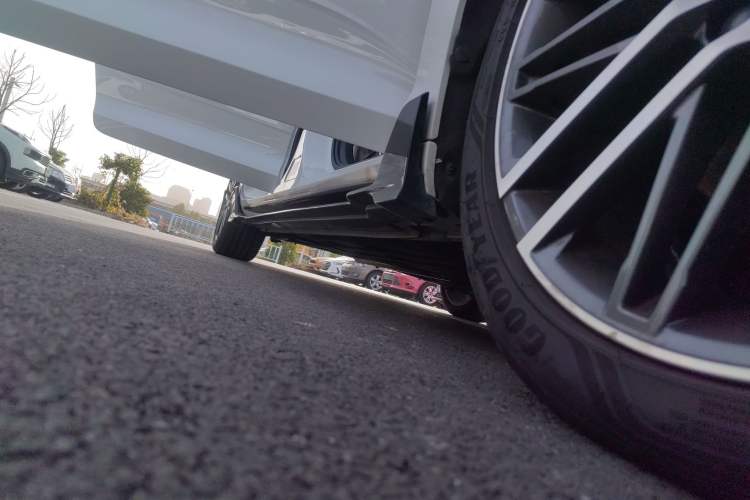 Used Geely Auto Preface 2024 2.0TD Qingyun Edition Right Side Sill