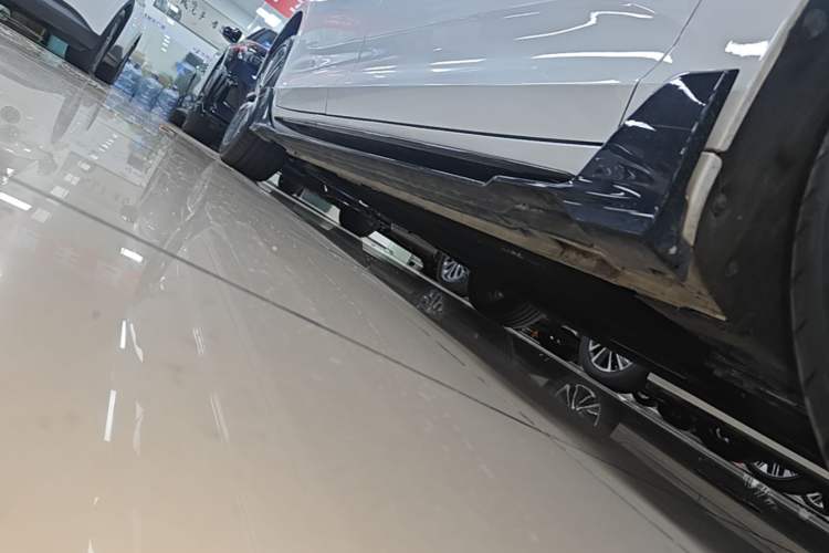 Used Geely Auto Preface 2024 2.0TD Qingyun Edition Right Side Sill