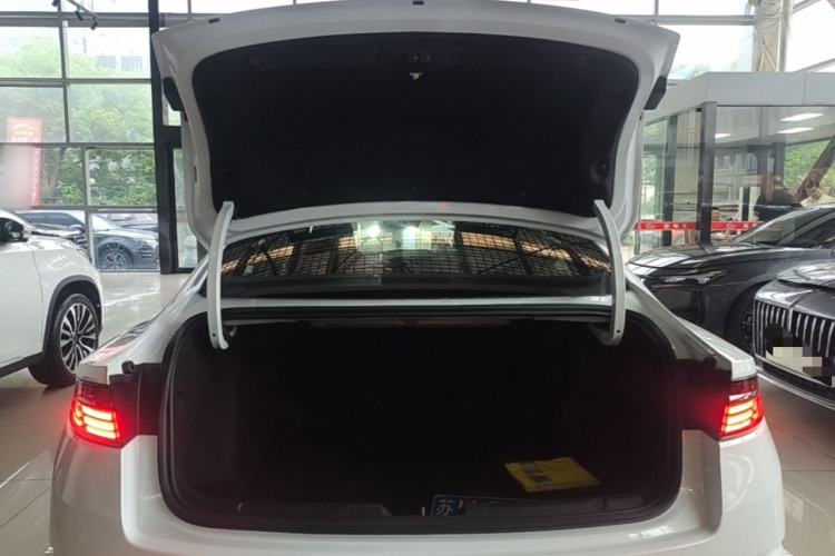 Used Geely Auto Preface 2024 2.0TD Qingyun Edition Trunk