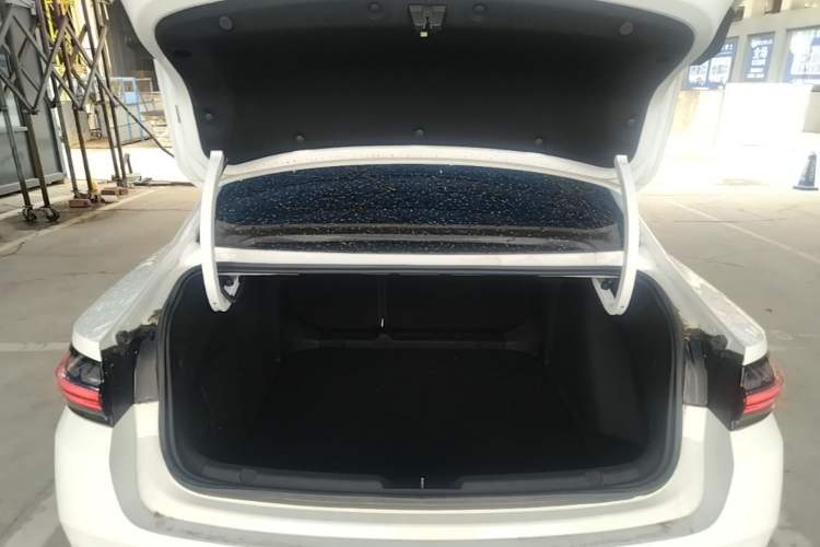 Used Geely Auto Preface 2024 Zhiqing 1.5TD Xingyun Edition Trunk