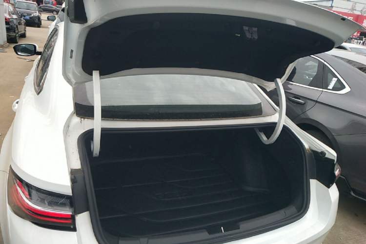 Used Geely Auto Preface 2024 Zhiqing 1.5TD Galaxy Edition Trunk