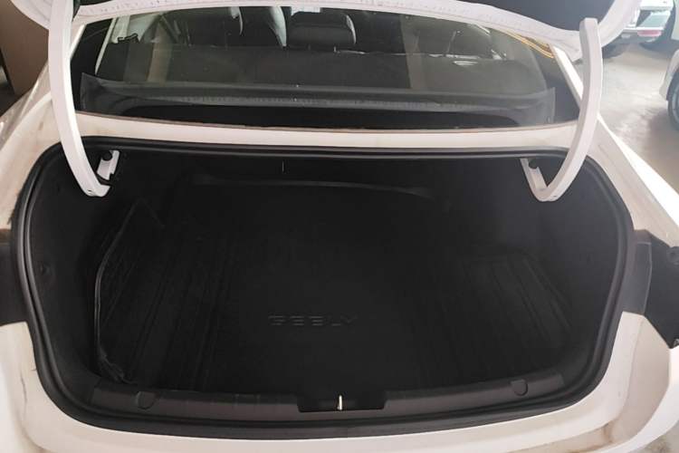Used Geely Auto Preface 2024 Zhiqing 1.5TD Xingyun Edition Trunk