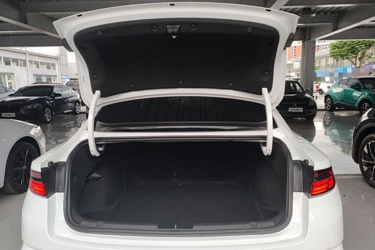 Used Geely Auto Preface 2024 2.0TD Xiaohan Edition Trunk