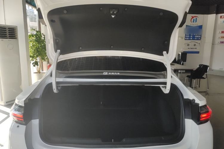 Used Geely Auto Preface 2024 Zhiqing 1.5TD Galaxy Edition Trunk