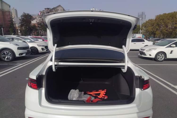 Used Geely Auto Preface 2024 2.0TD Qingyun Edition Trunk