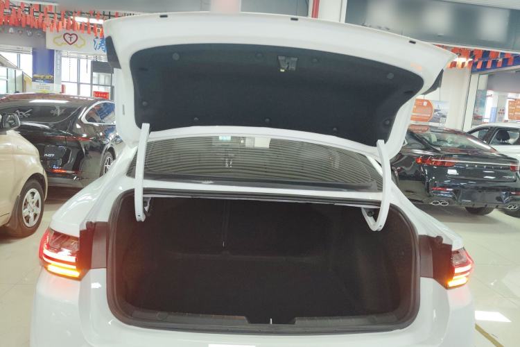 Used Geely Auto Preface 2024 Zhiqing 1.5TD Tiangong Edition Trunk