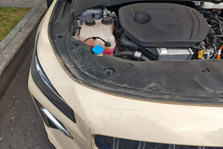 Used Geely Auto Preface 2024 Zhiqing 1.5TD Tiangong Edition Engine Bay Right