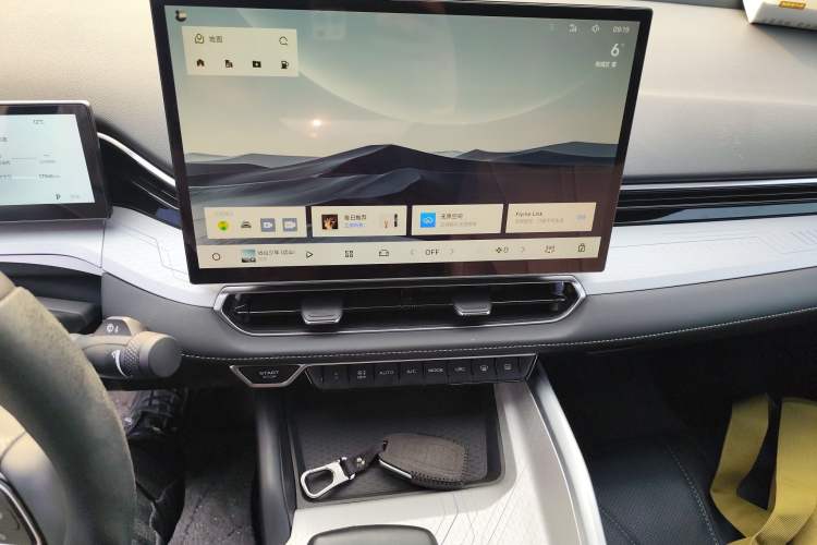 Used Geely Auto Preface 2025 Dongfang Yao 1.5TD Kunlun Edition Audio And AC Panel