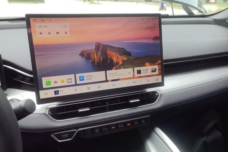 Used Geely Auto Preface 2025 Dongfang Yao 1.5TD Kunlun Edition Audio And AC Panel