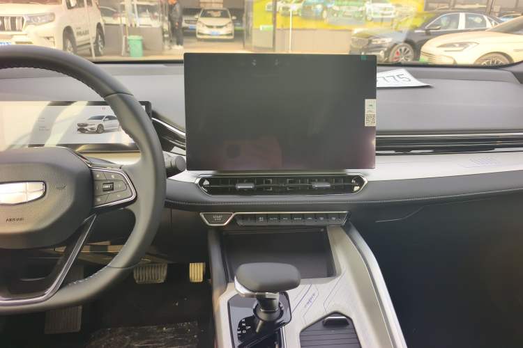 Used Geely Auto Preface 2025 Dongfang Yao 1.5TD Kunlun Edition Audio And AC Panel