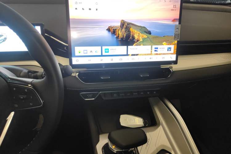 Used Geely Auto Preface 2025 Dongfang Yao 1.5TD Fuyao Edition Audio And AC Panel