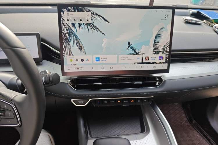 Used Geely Auto Preface 2025 Dongfang Yao 1.5TD Kunlun Edition Audio And AC Panel