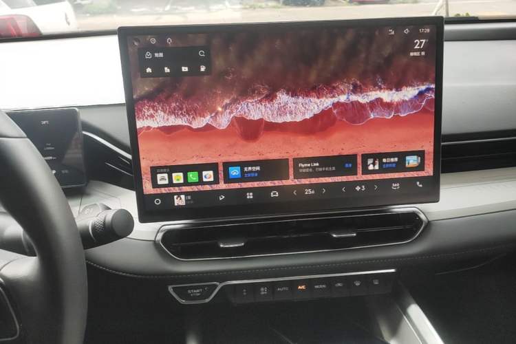 Used Geely Auto Preface 2025 Dongfang Yao 1.5TD Fuyao Edition Audio And AC Panel
