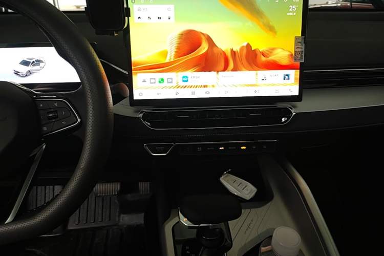 Used Geely Auto Preface 2025 Dongfang Yao 1.5TD Fuyao Edition Audio And AC Panel