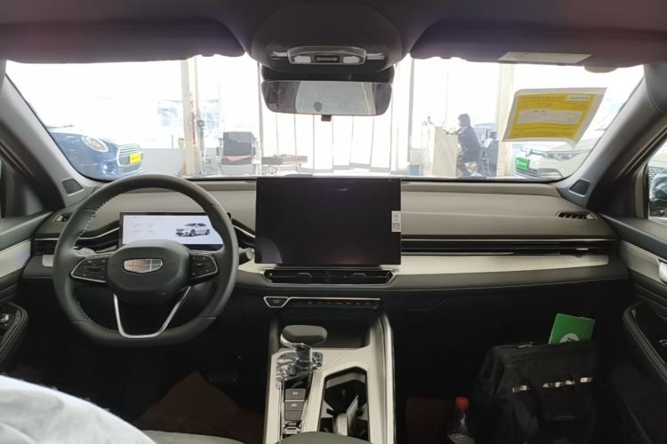 Used Geely Auto Preface 2025 Dongfang Yao 1.5TD Kunlun Edition Center Console