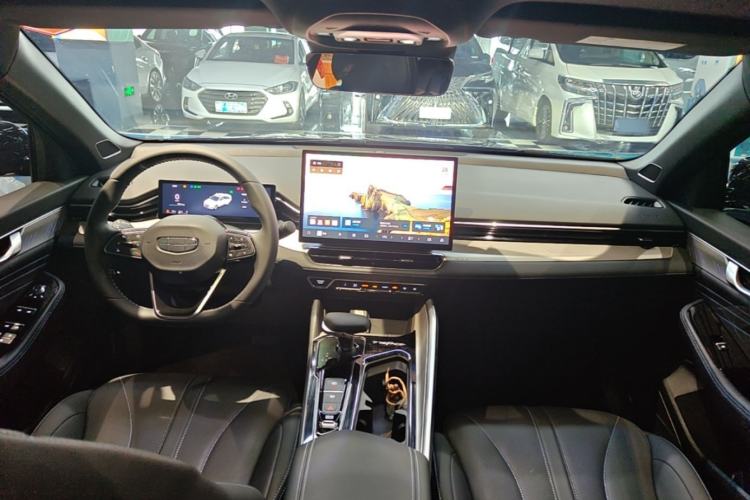 Used Geely Auto Preface 2025 Dongfang Yao 1.5TD Kunlun Edition Center Console